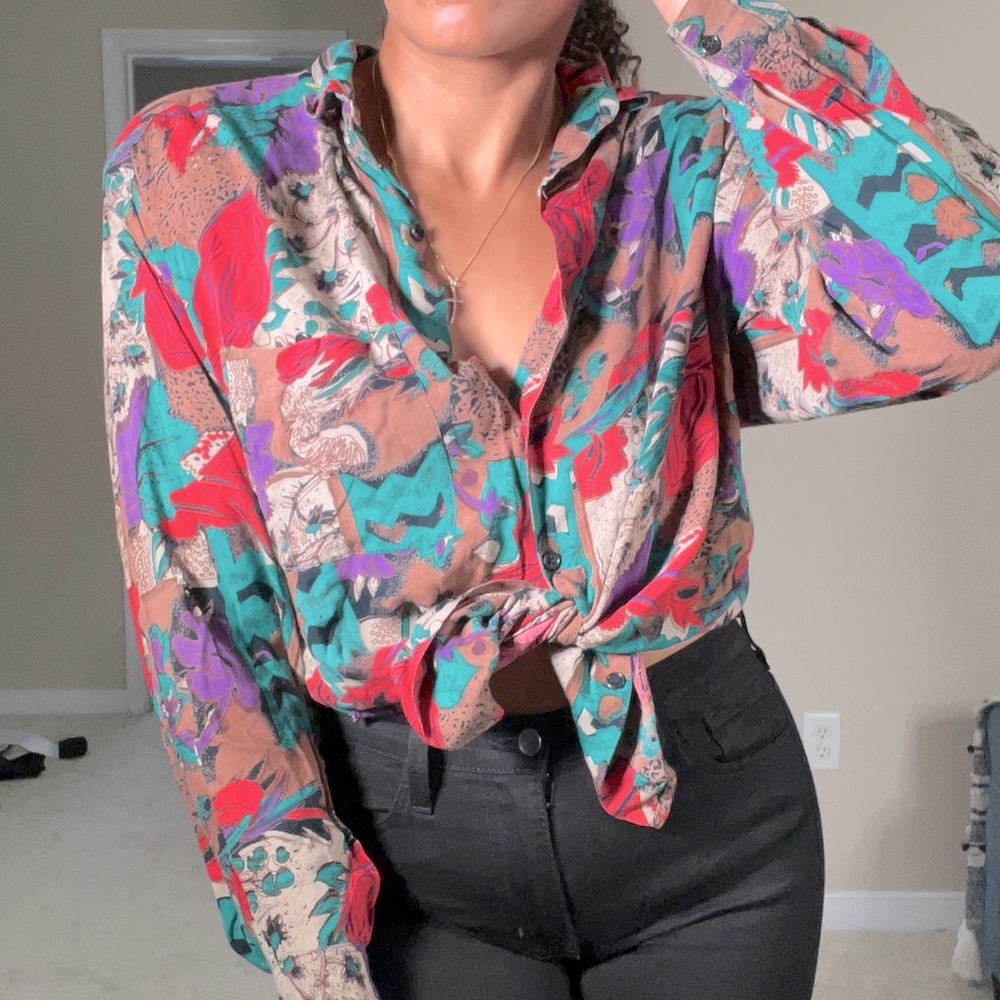 Vintage retro print button front top